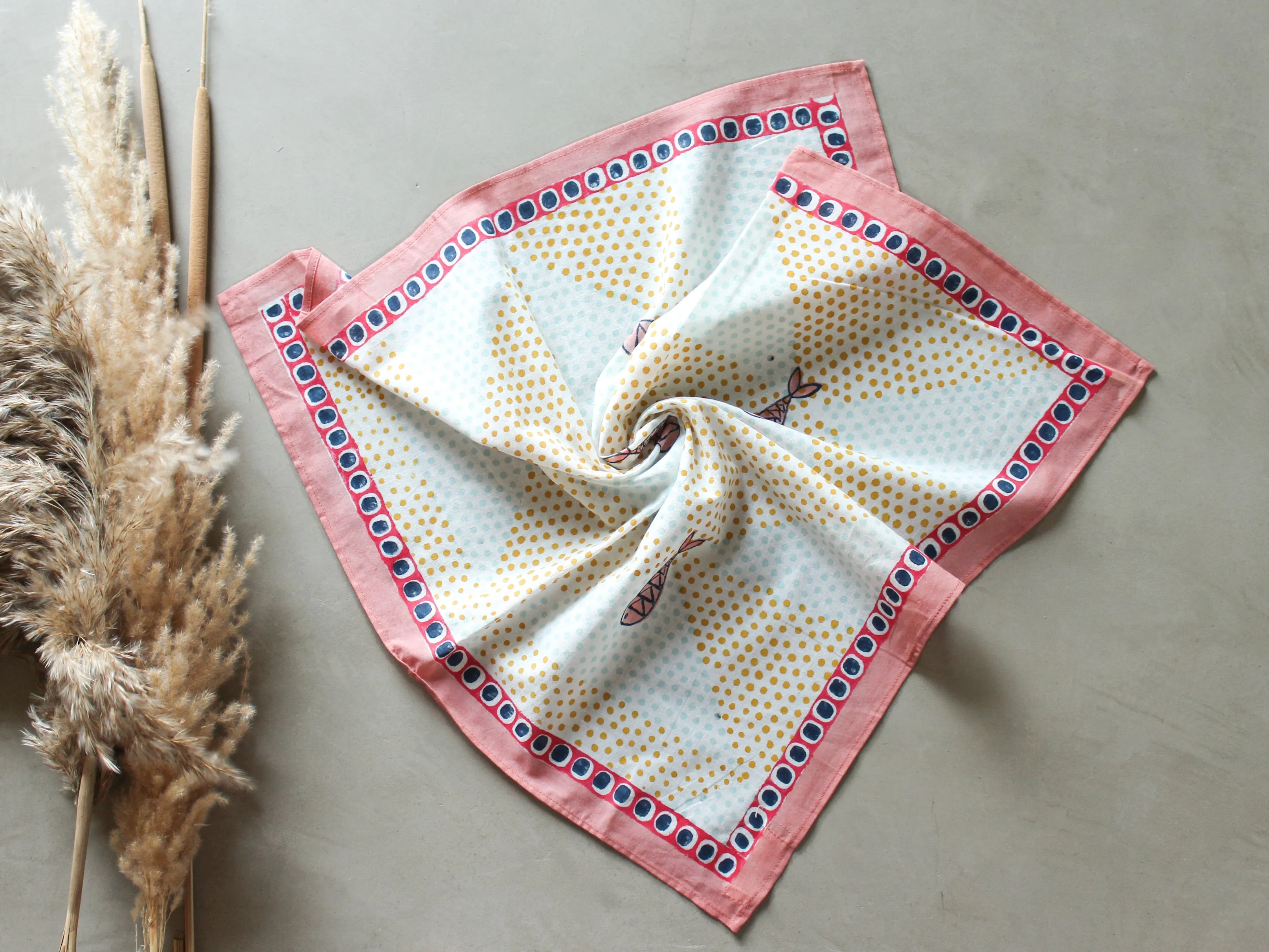 COTTON FISH SCARF