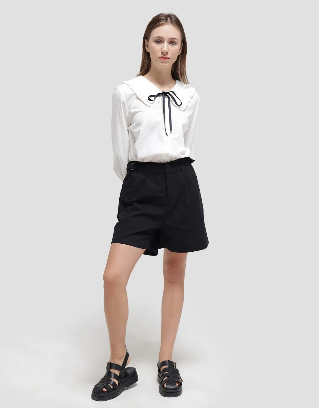Details Short Pants With Buckle At Waist