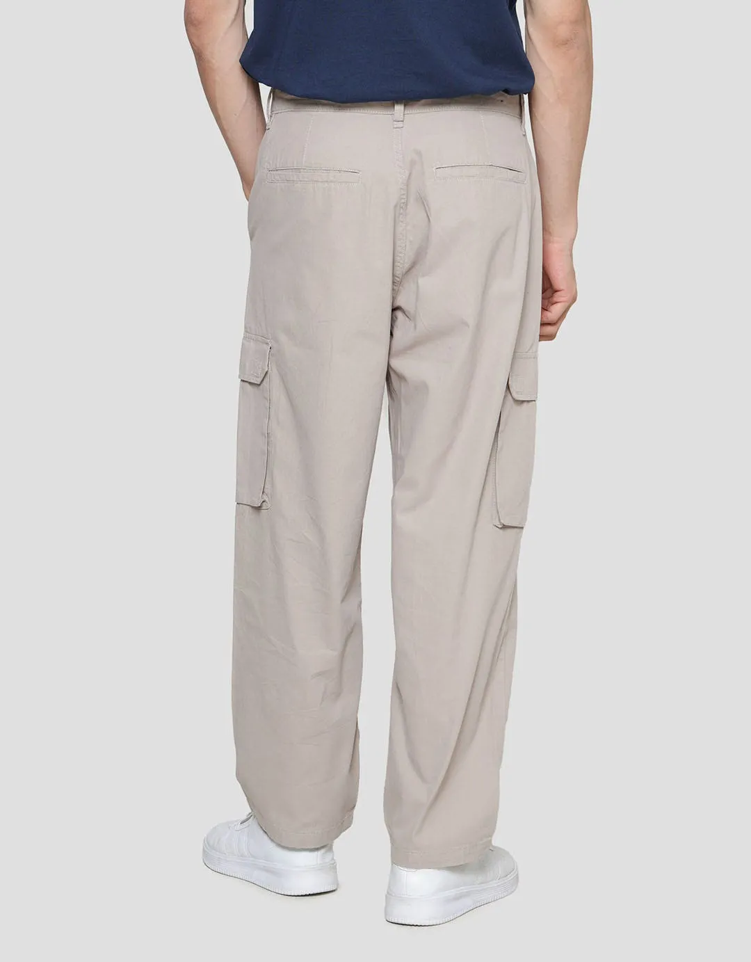 Details Woven Cargo Canvas Ricky Fit Celana Panjang Pria