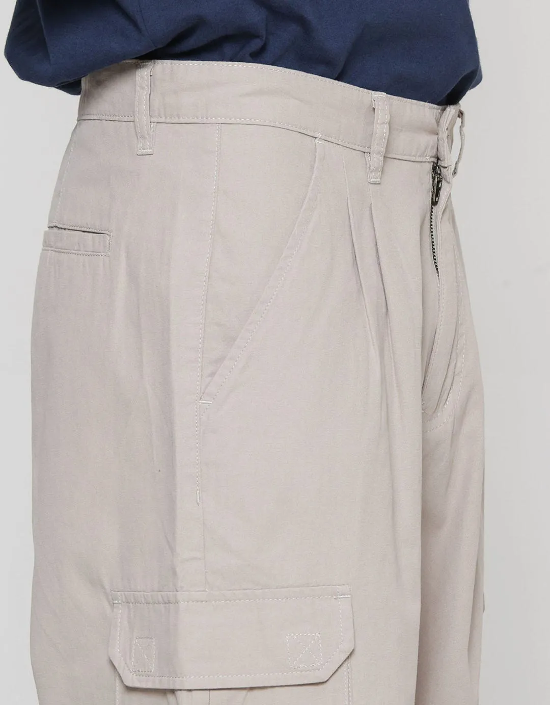Details Woven Cargo Canvas Ricky Fit Celana Panjang Pria