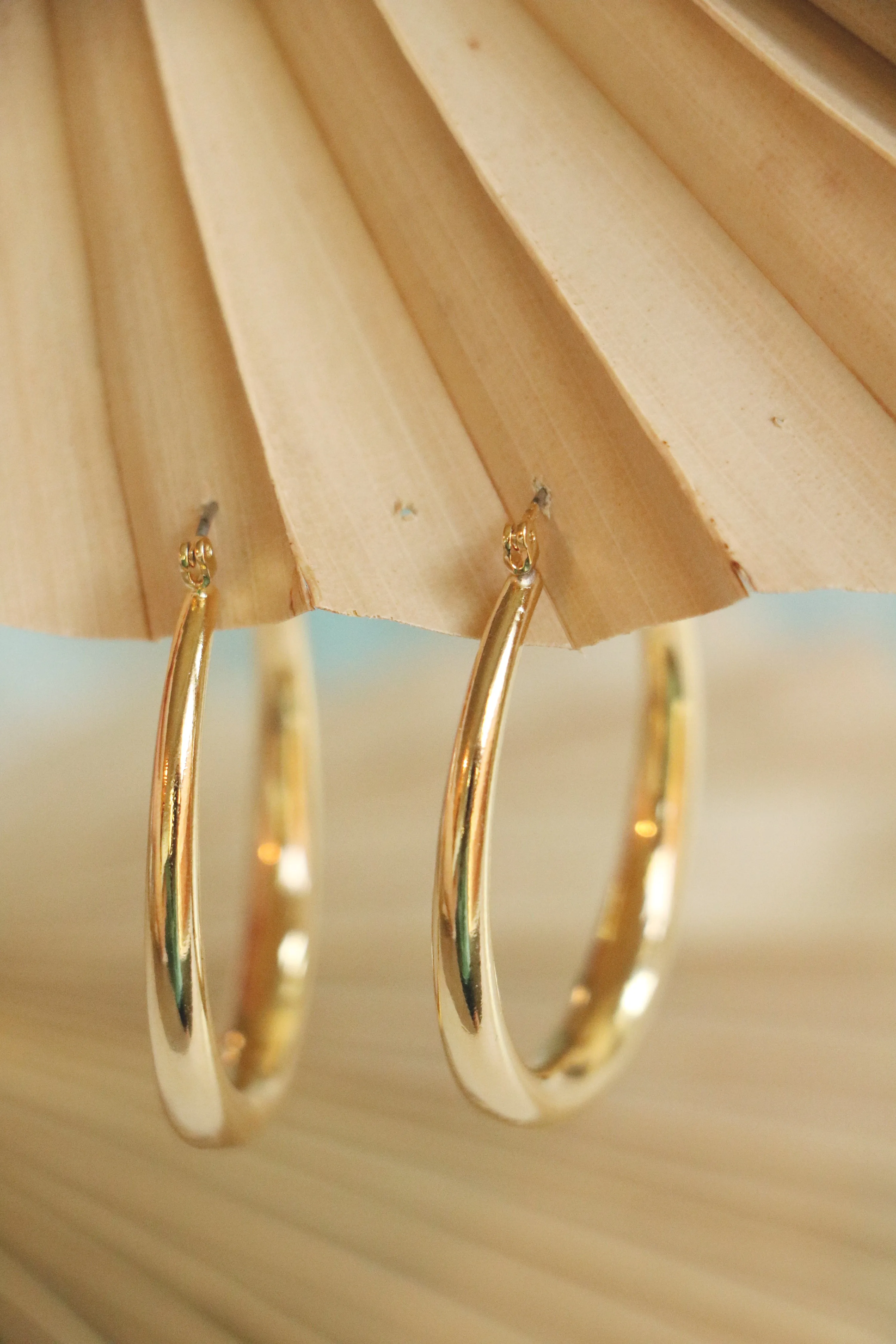 oversized hoops { gold }