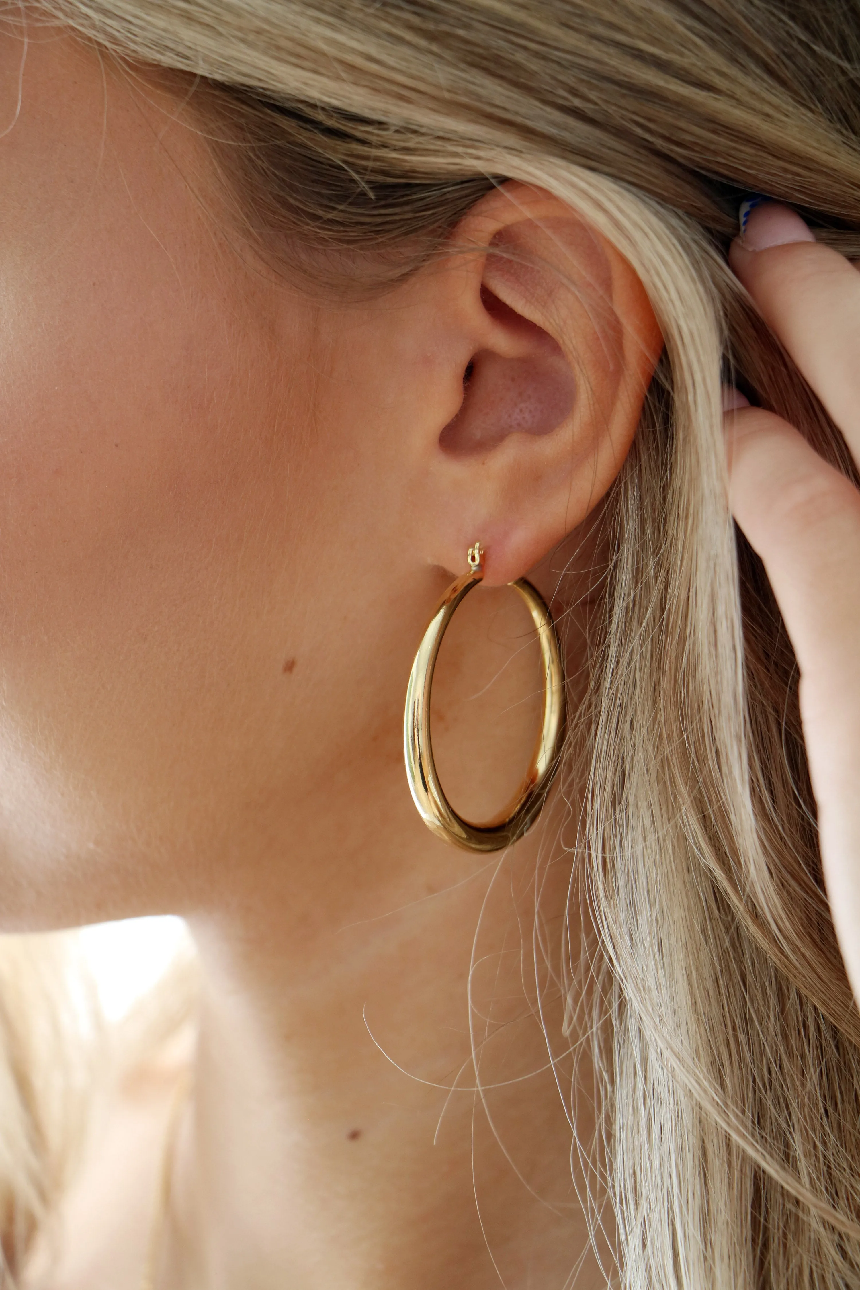 oversized hoops { gold }